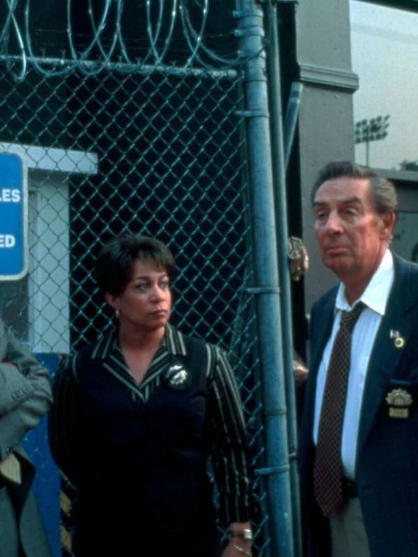 New York, police judiciaire S10 E6