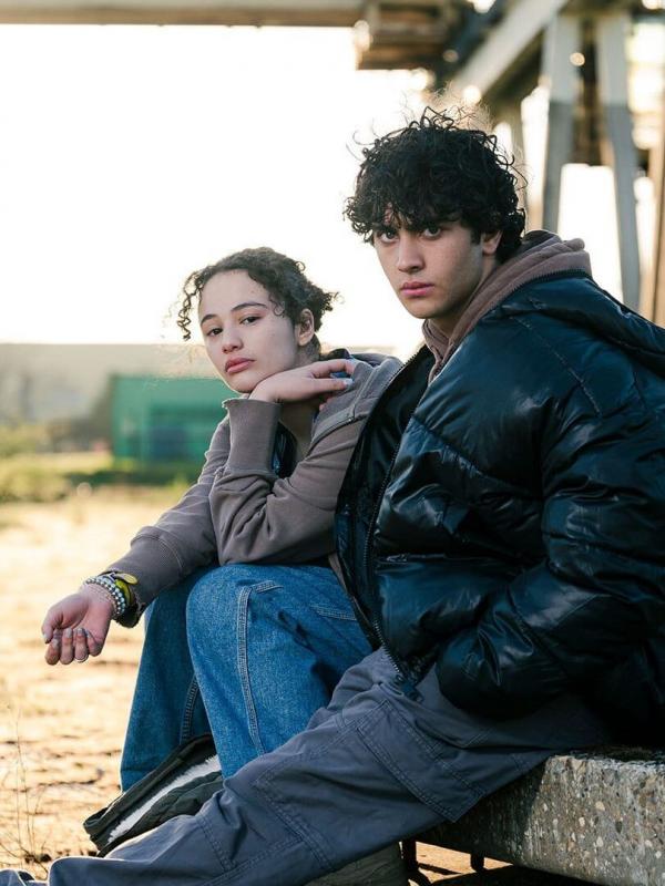 Nos vies en l'air S1 E1