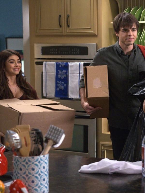 Modern Family S10 E11