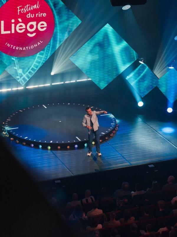 Fabien Olicard prend le temps d'en rire