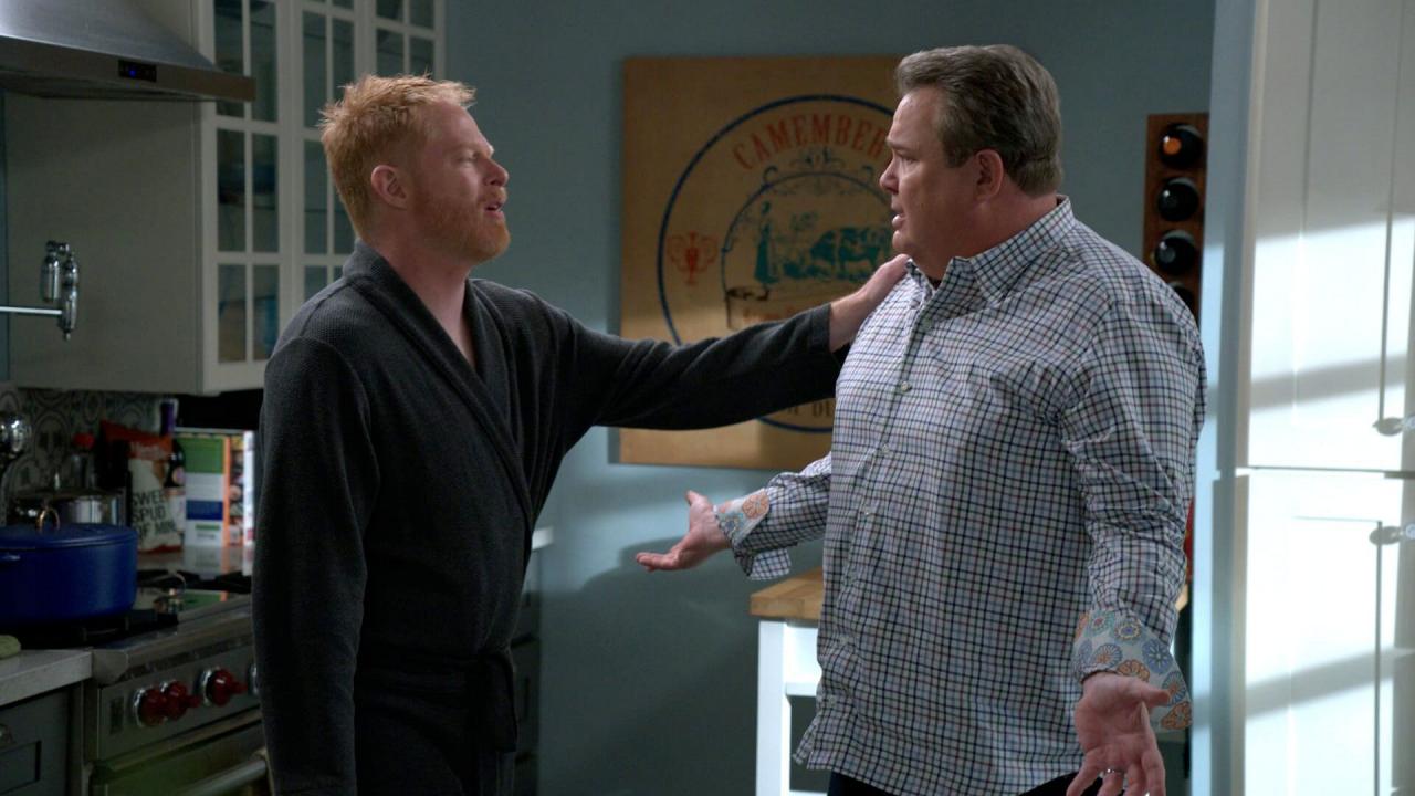 Modern Family S10 E12