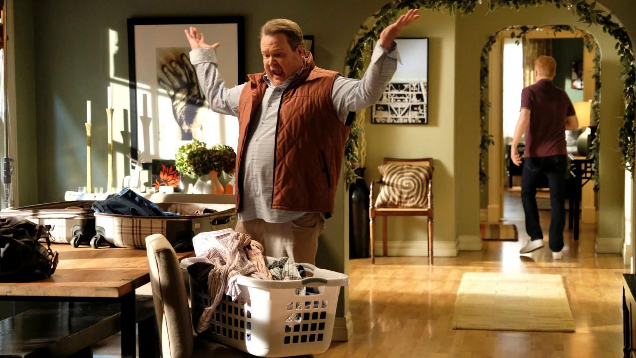 Modern Family S11 E9