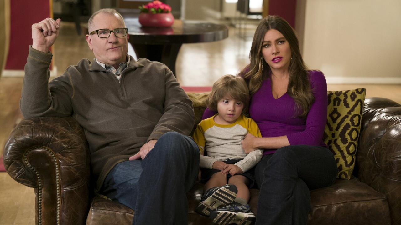 Modern Family S8 E13