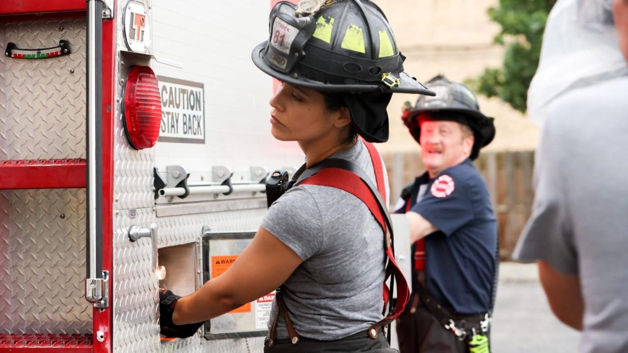 Chicago Fire S10 E16