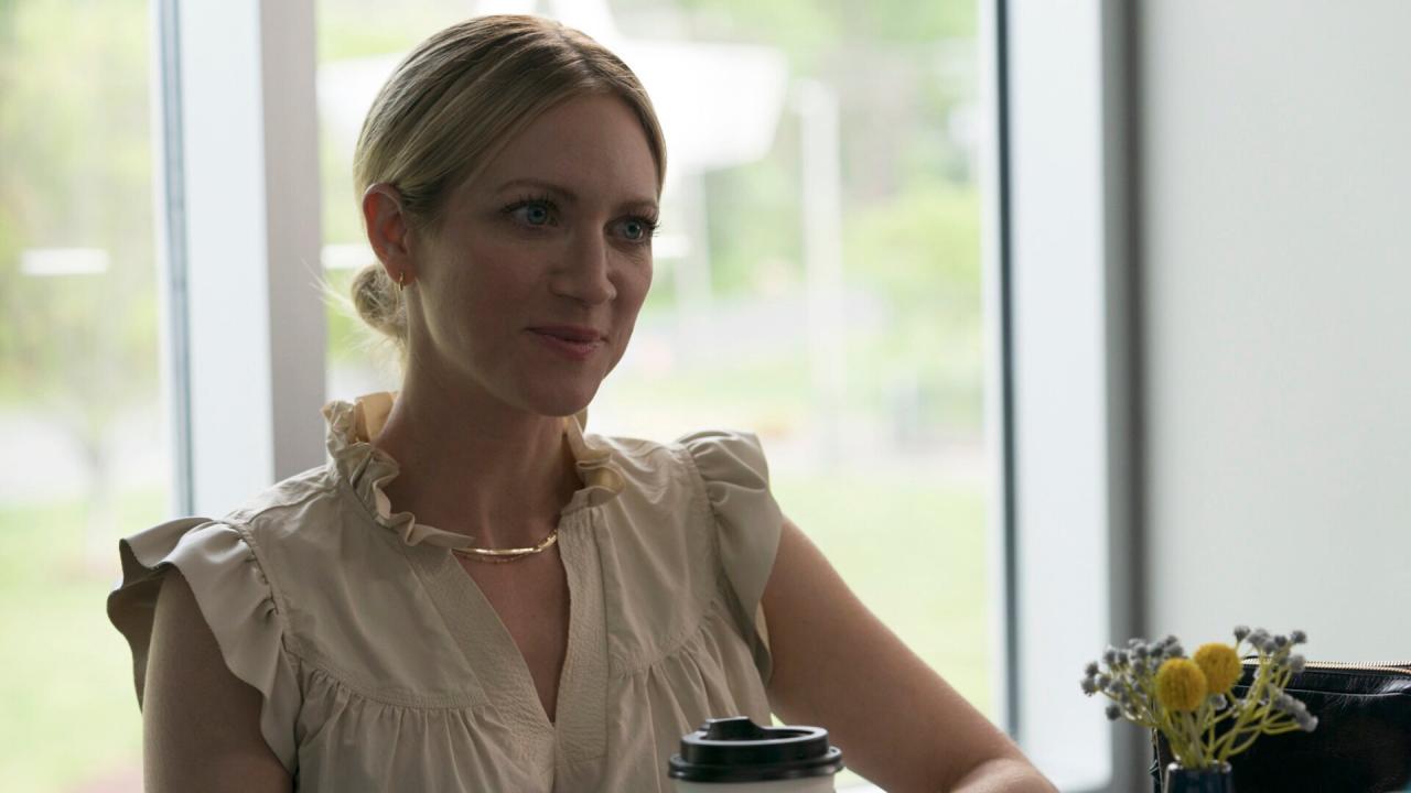 The Hunting Wives S1 E2