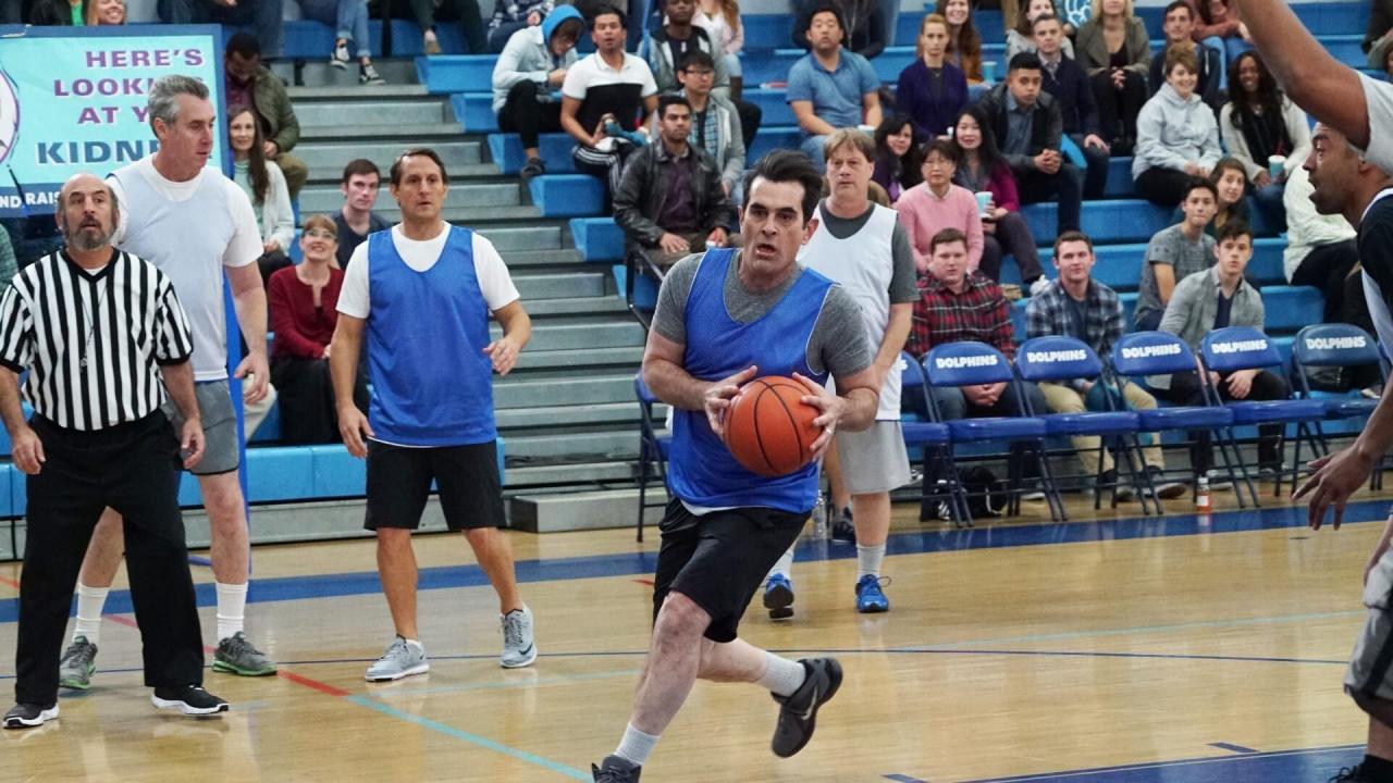 Modern Family S8 E16