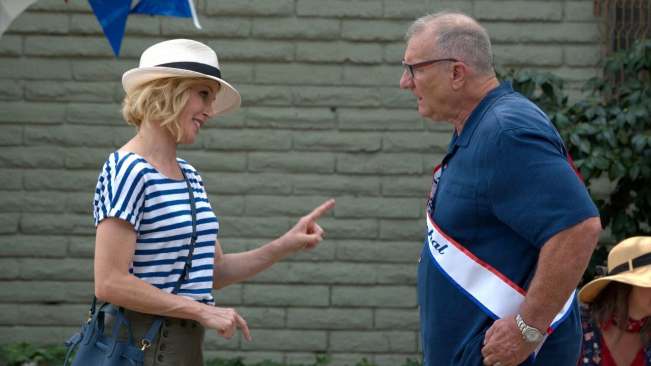 Modern Family S10 E22