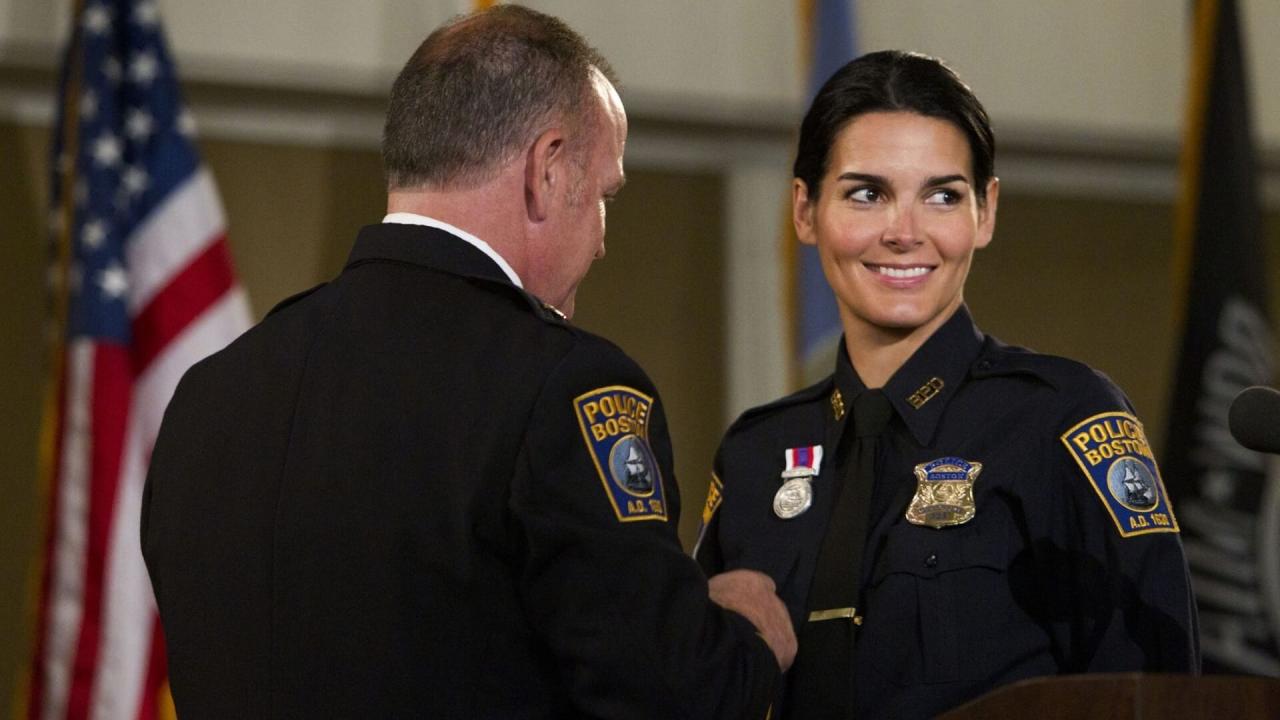 Rizzoli & Isles S2 E1