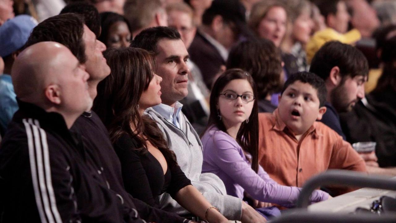 Modern Family S1 E24
