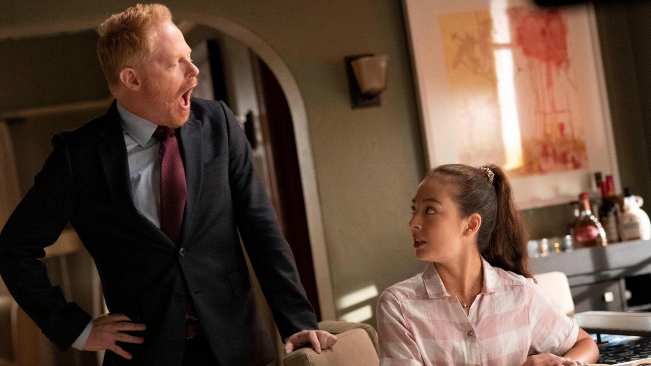 Modern Family S11 E1