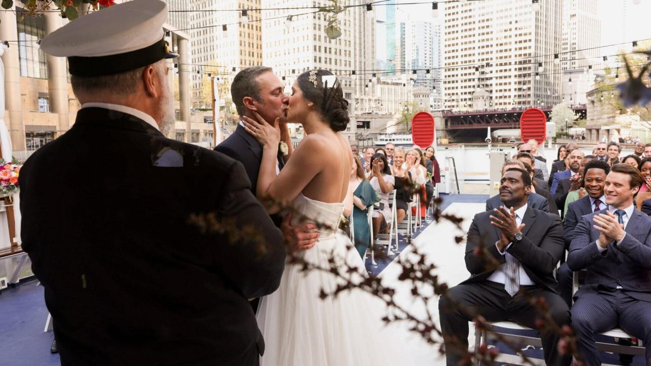 Chicago Fire S10 E22