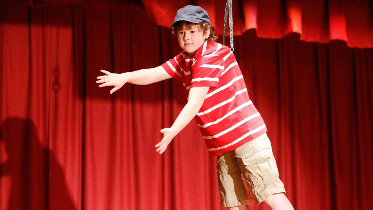 Modern Family S2 E19