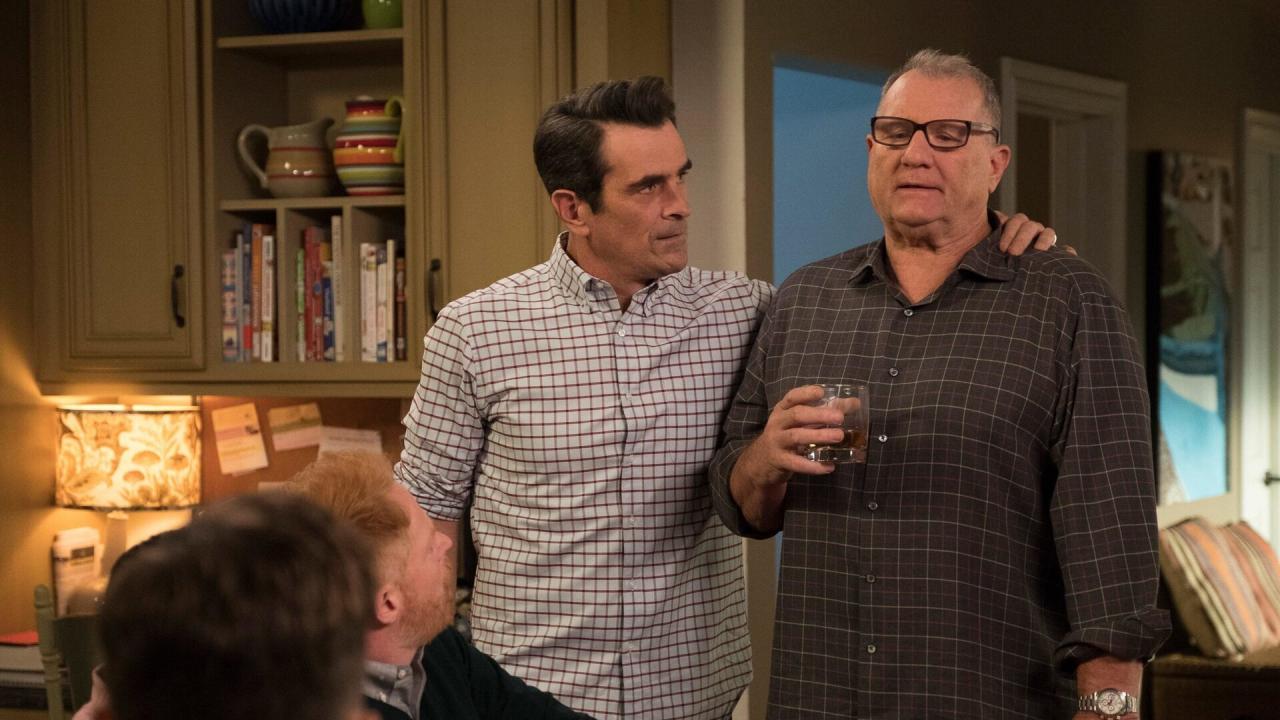 Modern Family S10 E10