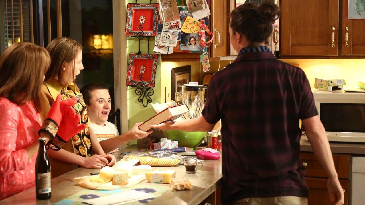 The Middle S9 E1